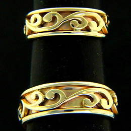 R251a Gold Koru wedding band